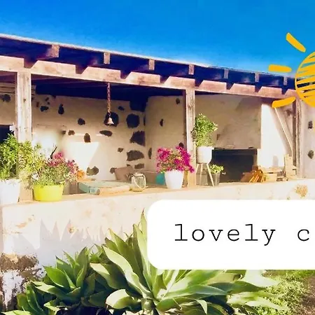 Sunny Apartment La Oliva
